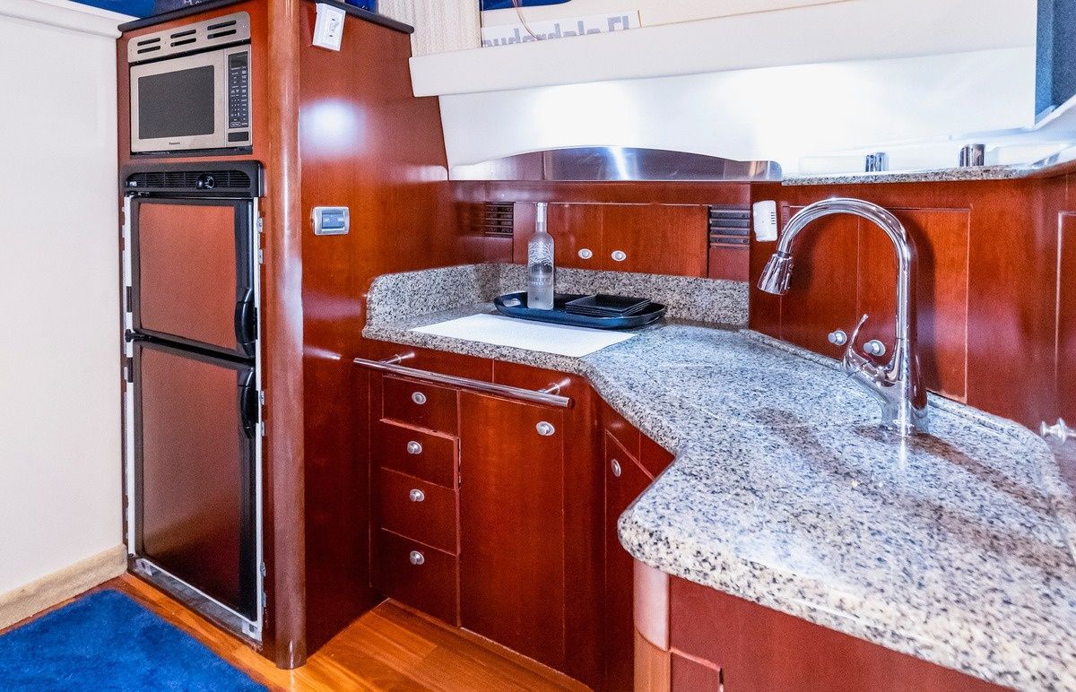 Sea Ray 48 | One Love
