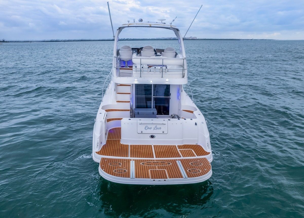 Sea Ray 48 | One Love