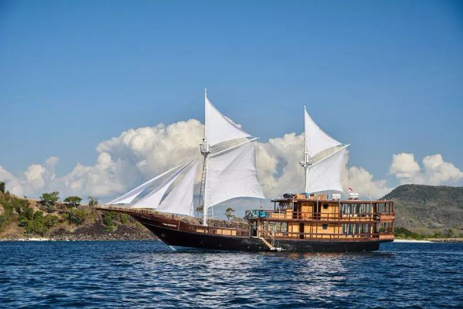 Custom Built Phinisi | Oracle