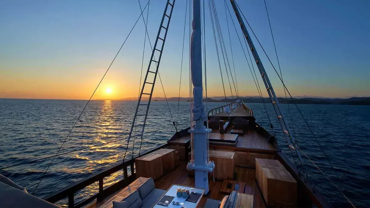 Custom Built Phinisi | Oracle