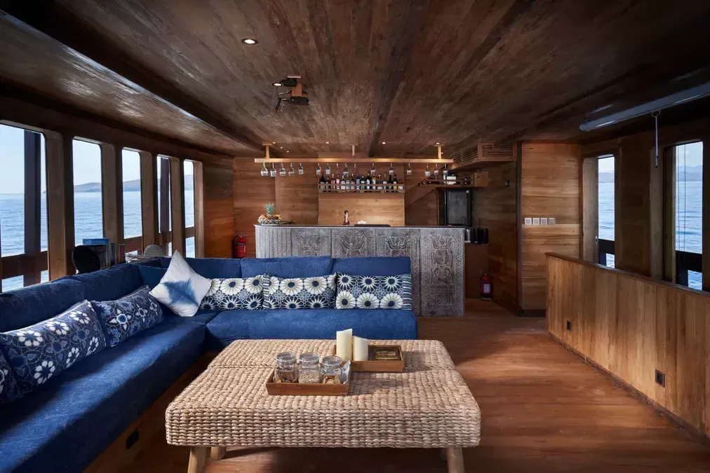 Custom Built Phinisi | Oracle