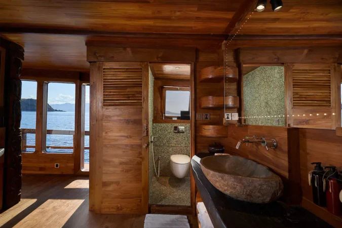 Custom Built Phinisi | Oracle