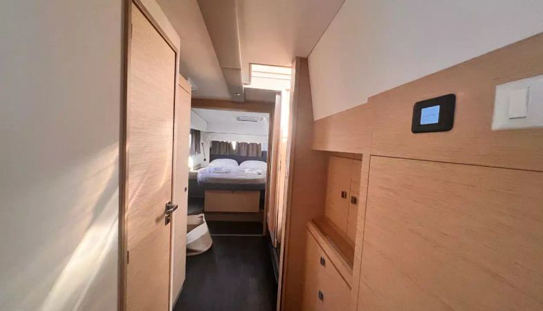 Fountaine Pajot Astrea 42 | Bollinger