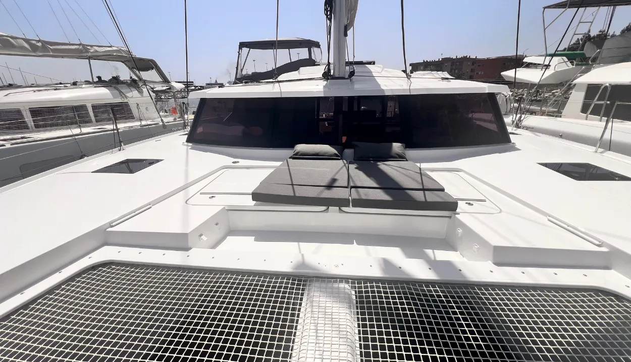 Fountaine Pajot Astrea 42 | Bollinger