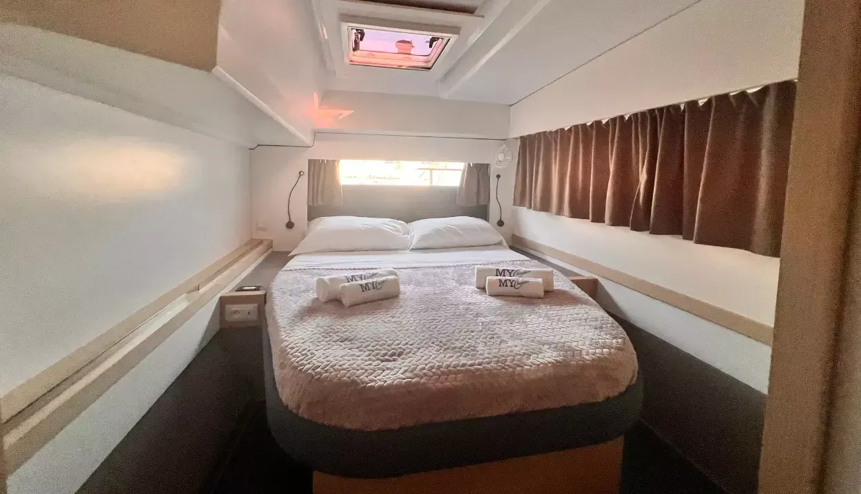 Fountaine Pajot Astrea 42 | Bollinger