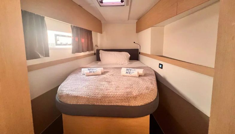 Fountaine Pajot Astrea 42 | Bollinger