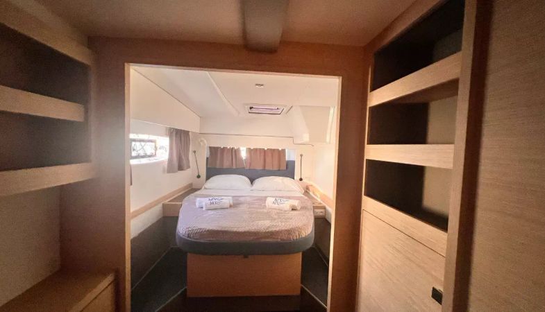 Fountaine Pajot Astrea 42 | Bollinger