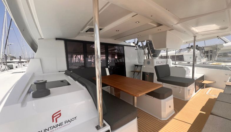 Fountaine Pajot Astrea 42 | Bollinger