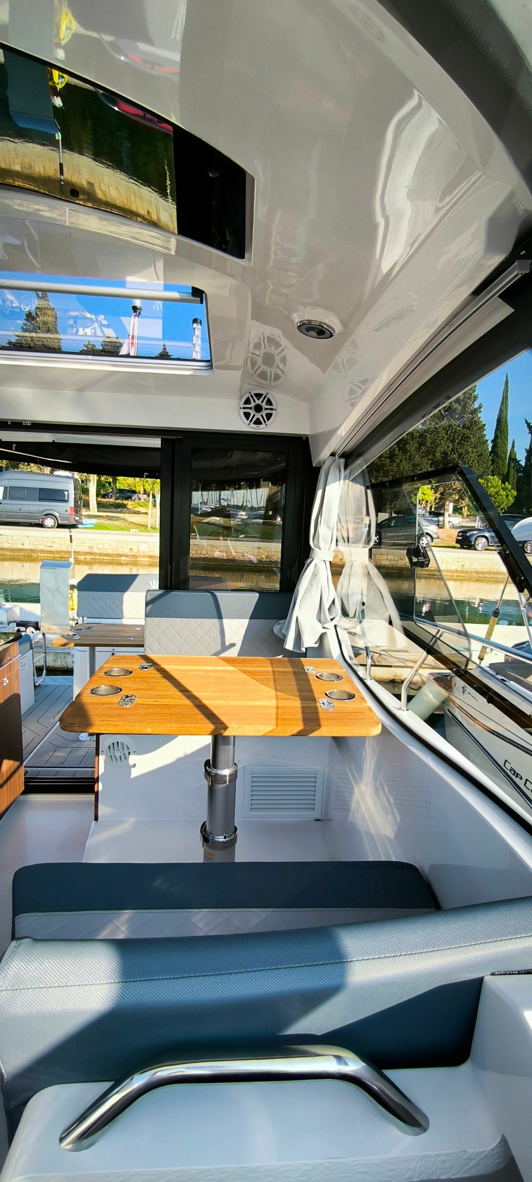 Nautic 880 | Yana