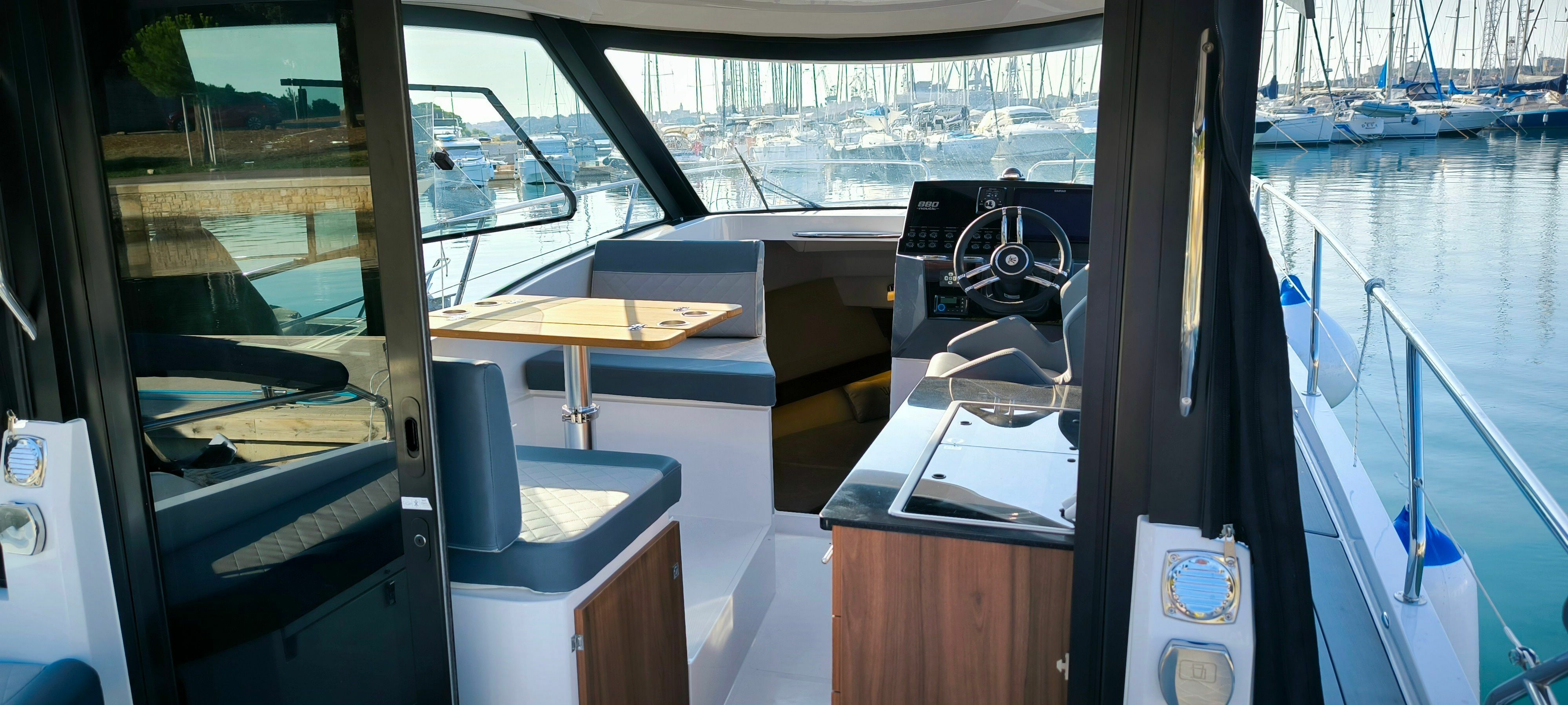 Nautic 880 | Yana