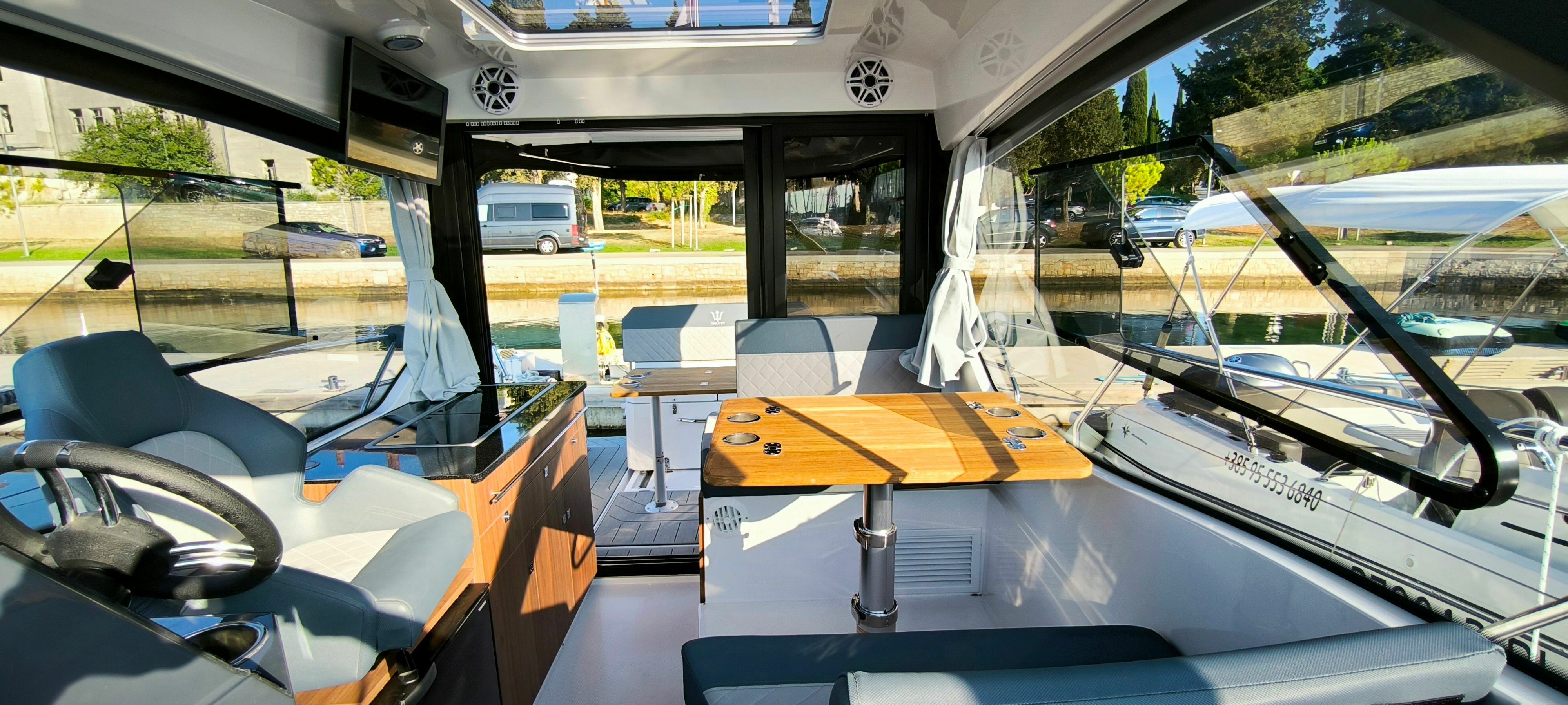 Nautic 880 | Yana