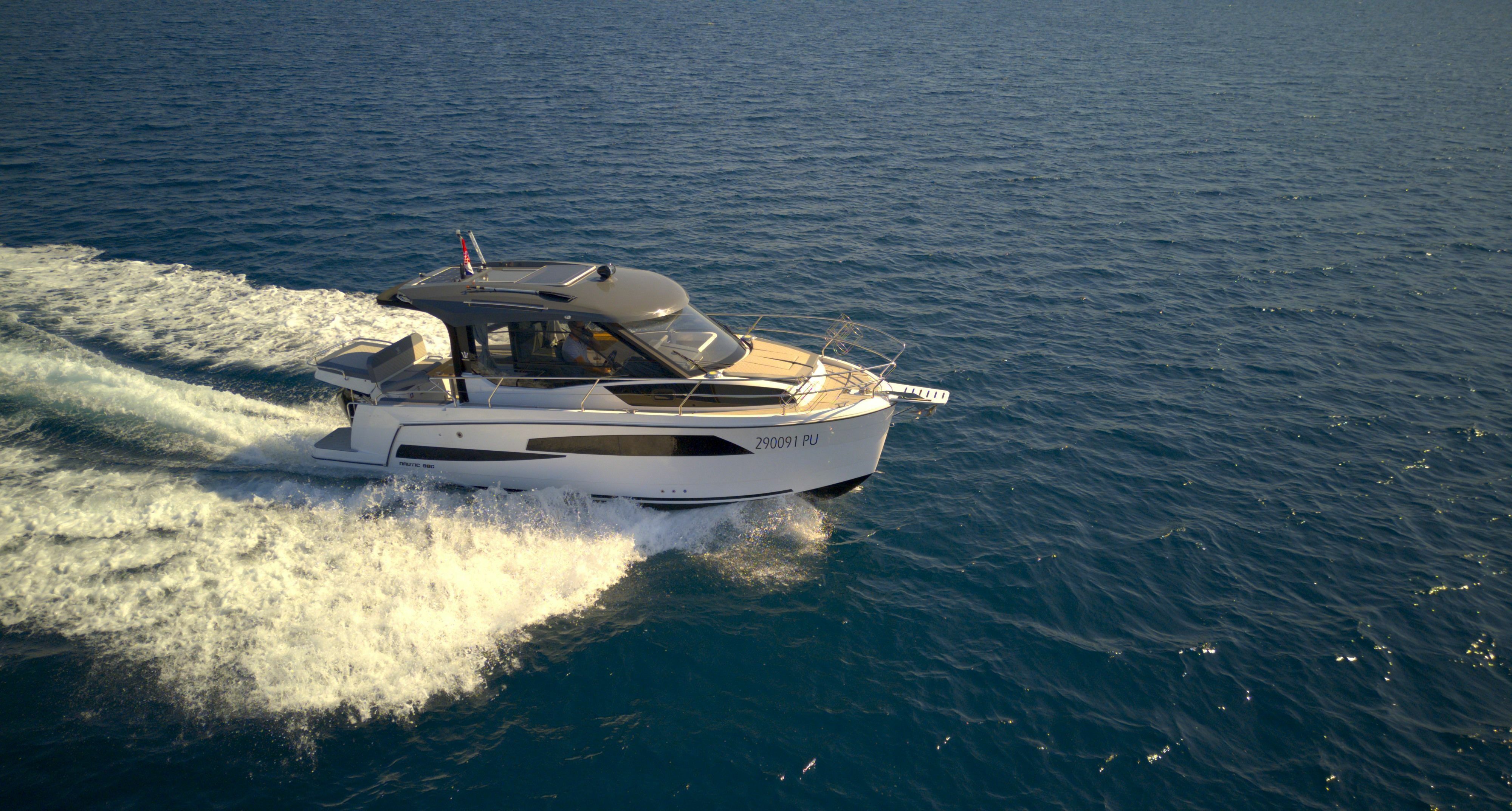 Nautic 880 | Yana