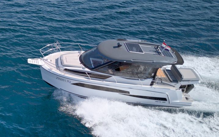 Nautic 880 | Yana
