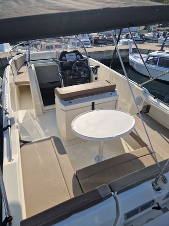 Quicksilver 755 | 17