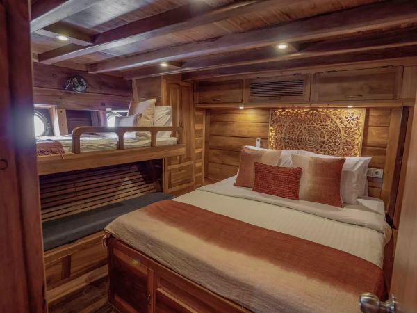 Custom Built Phinisi | Anne Bonny