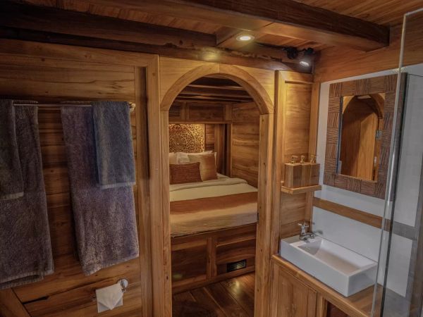 Custom Built Phinisi | Anne Bonny