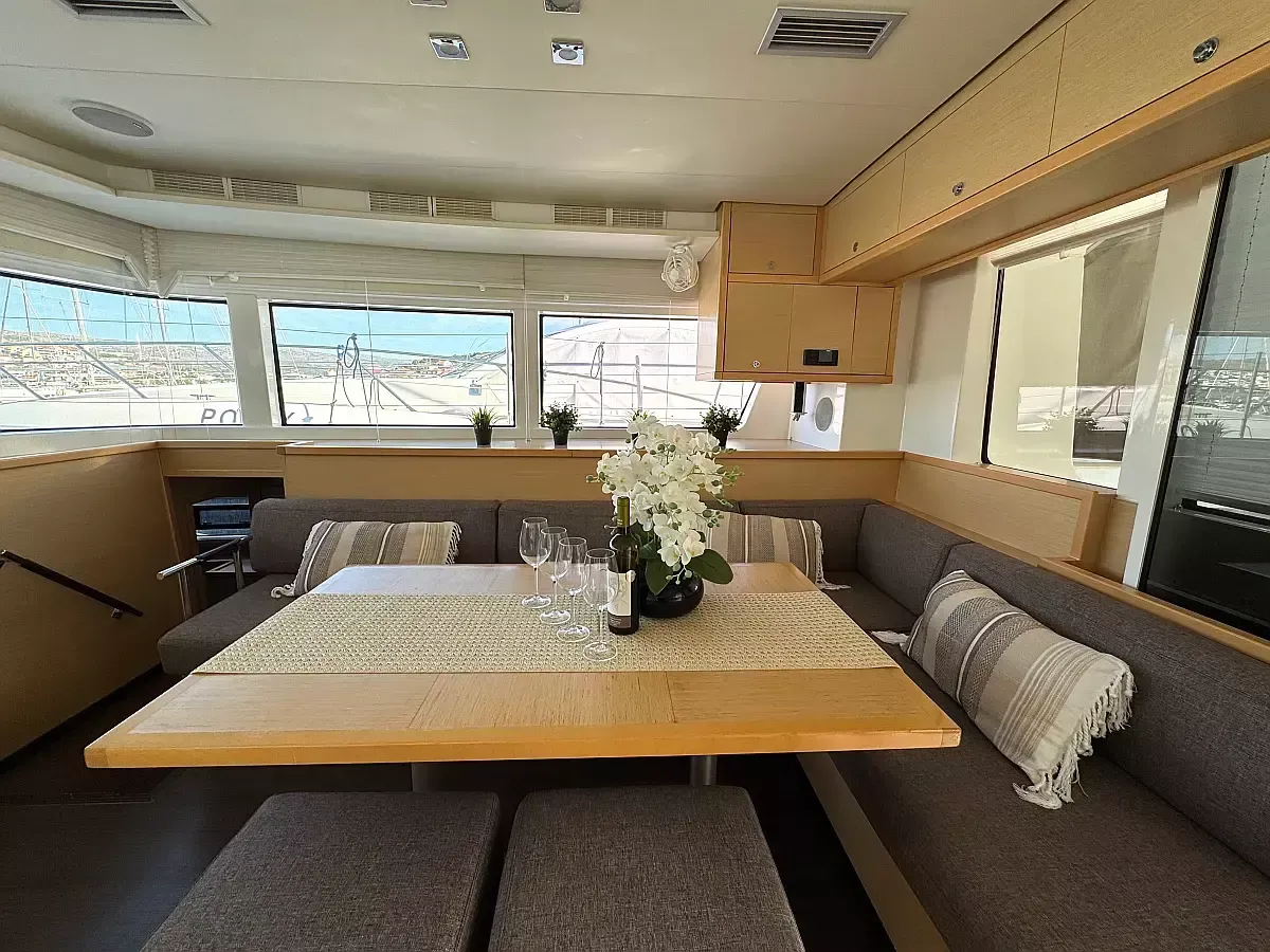 Lagoon 52 F | Manta Ray