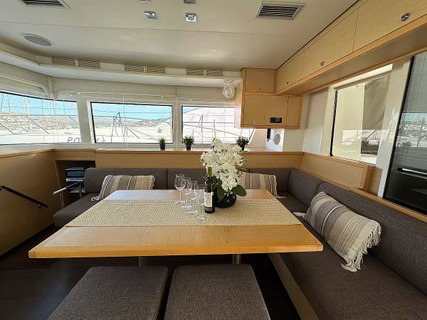 Lagoon 52 F | Manta Ray