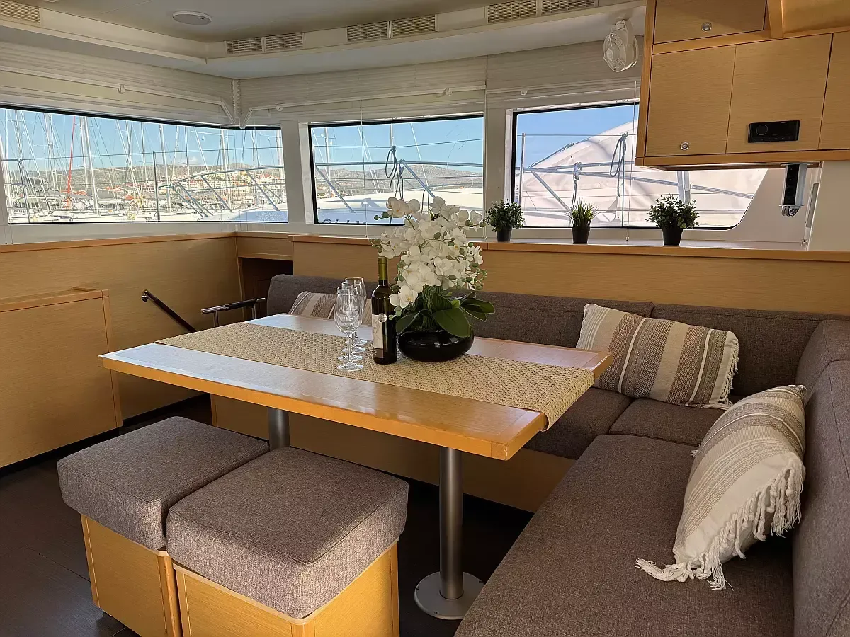 Lagoon 52 F | Manta Ray