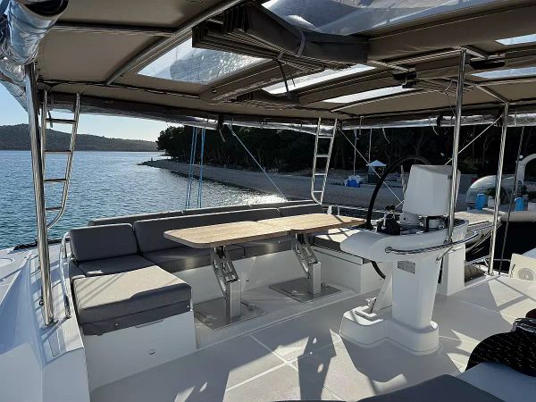 Lagoon 52 F | Manta Ray