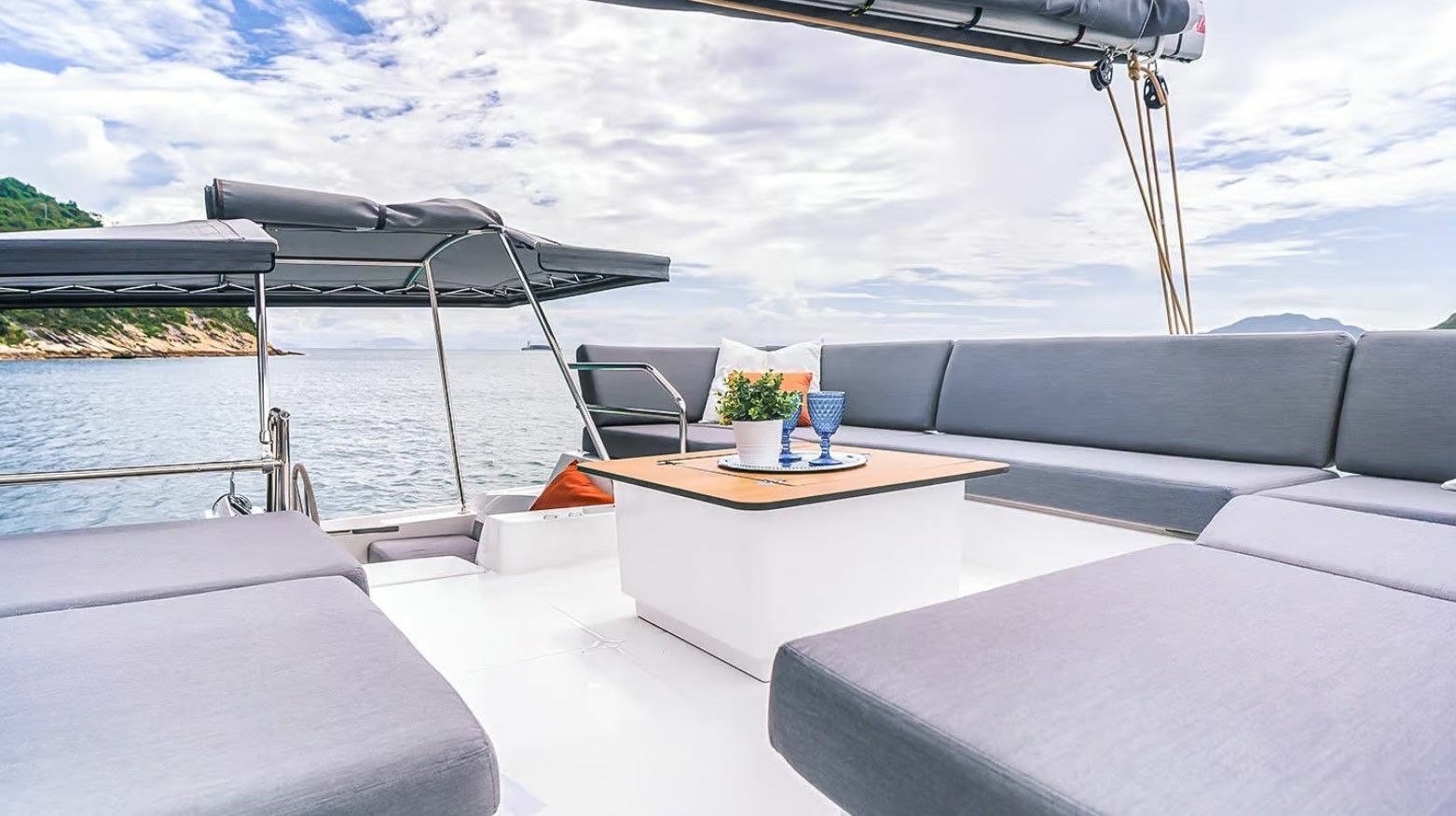 Fountaine Pajot Tanna 47 | Suedama