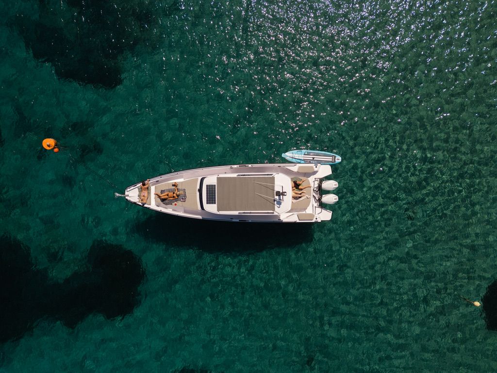 Axopar 37 Sun Top | Dione