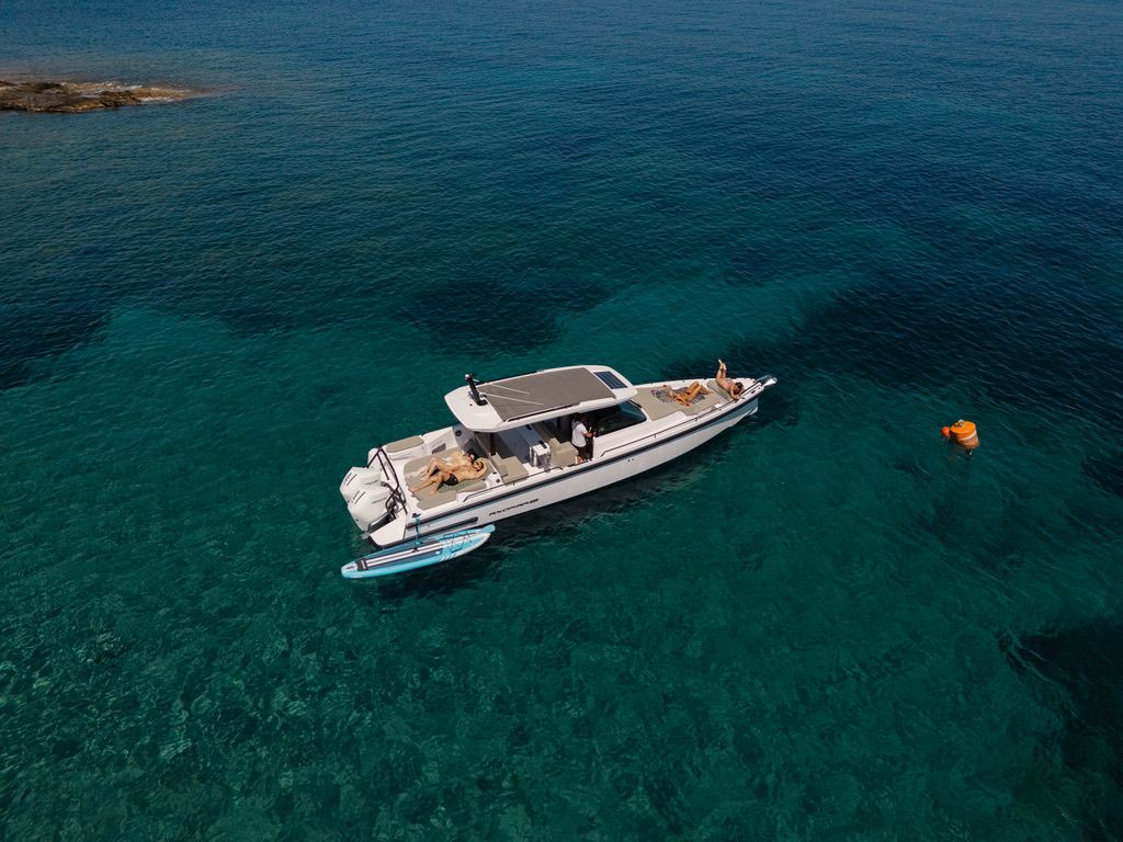 Axopar 37 Sun Top | Dione