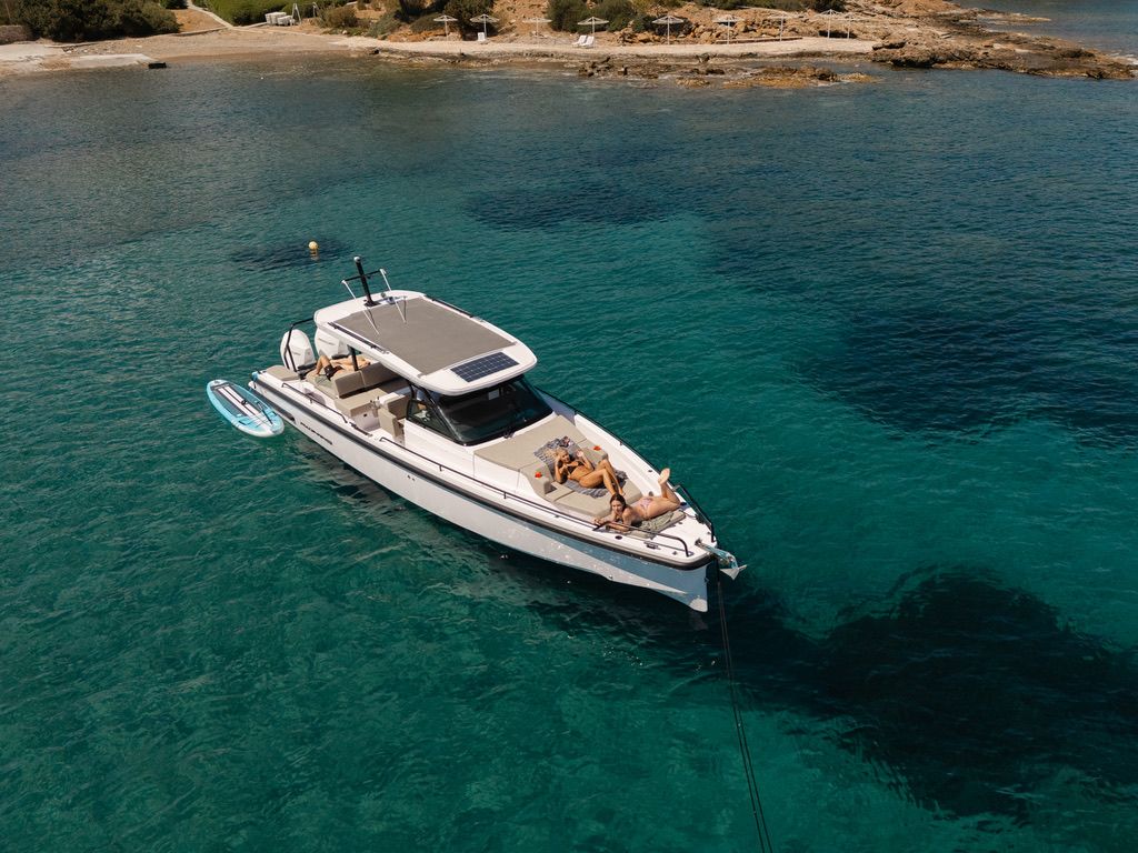 Axopar 37 Sun Top | Dione