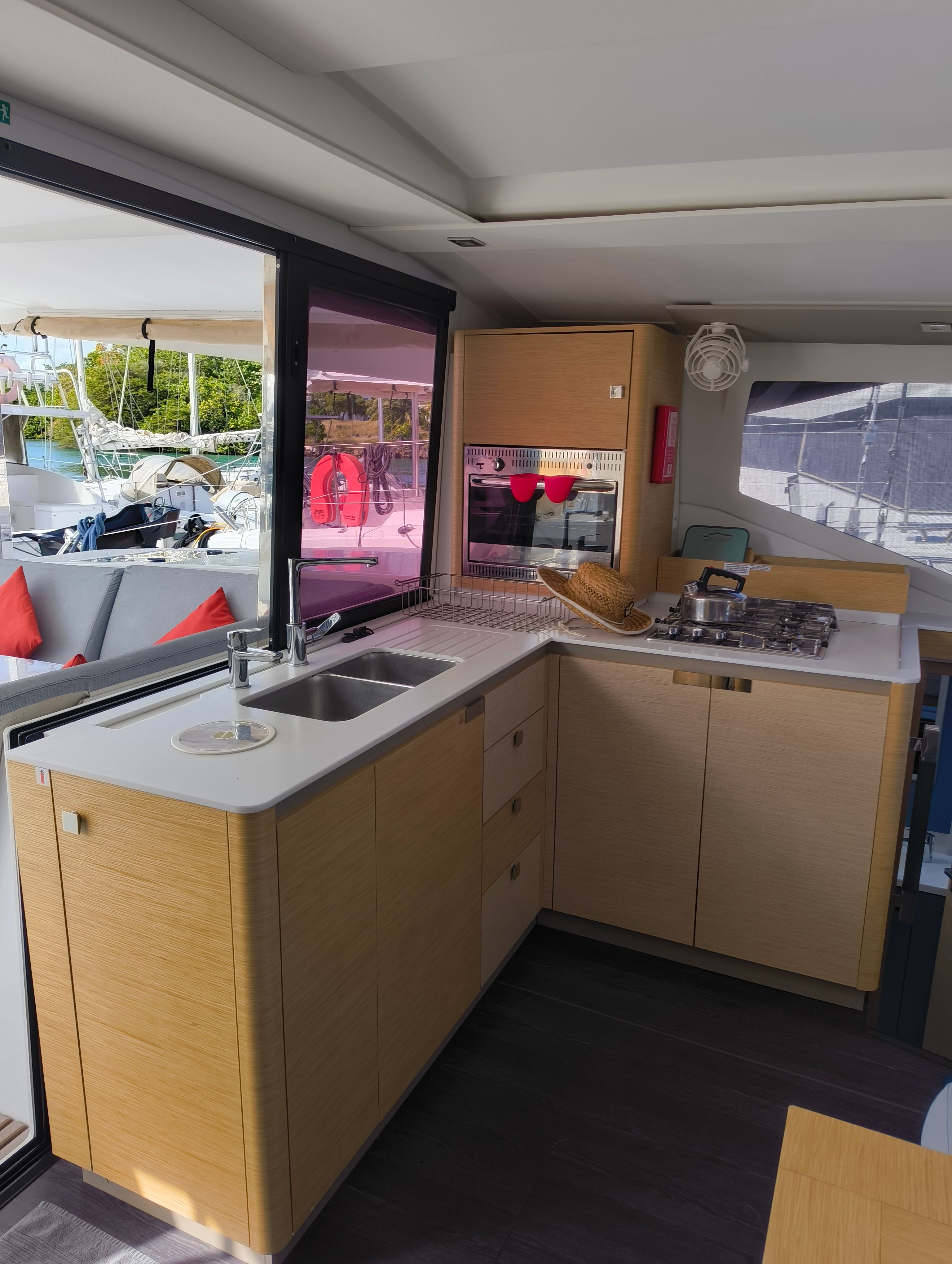Fountaine Pajot Isla 40 | Mustique