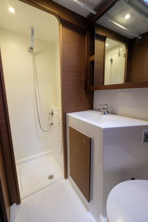 Lagoon 42 | White Chadal