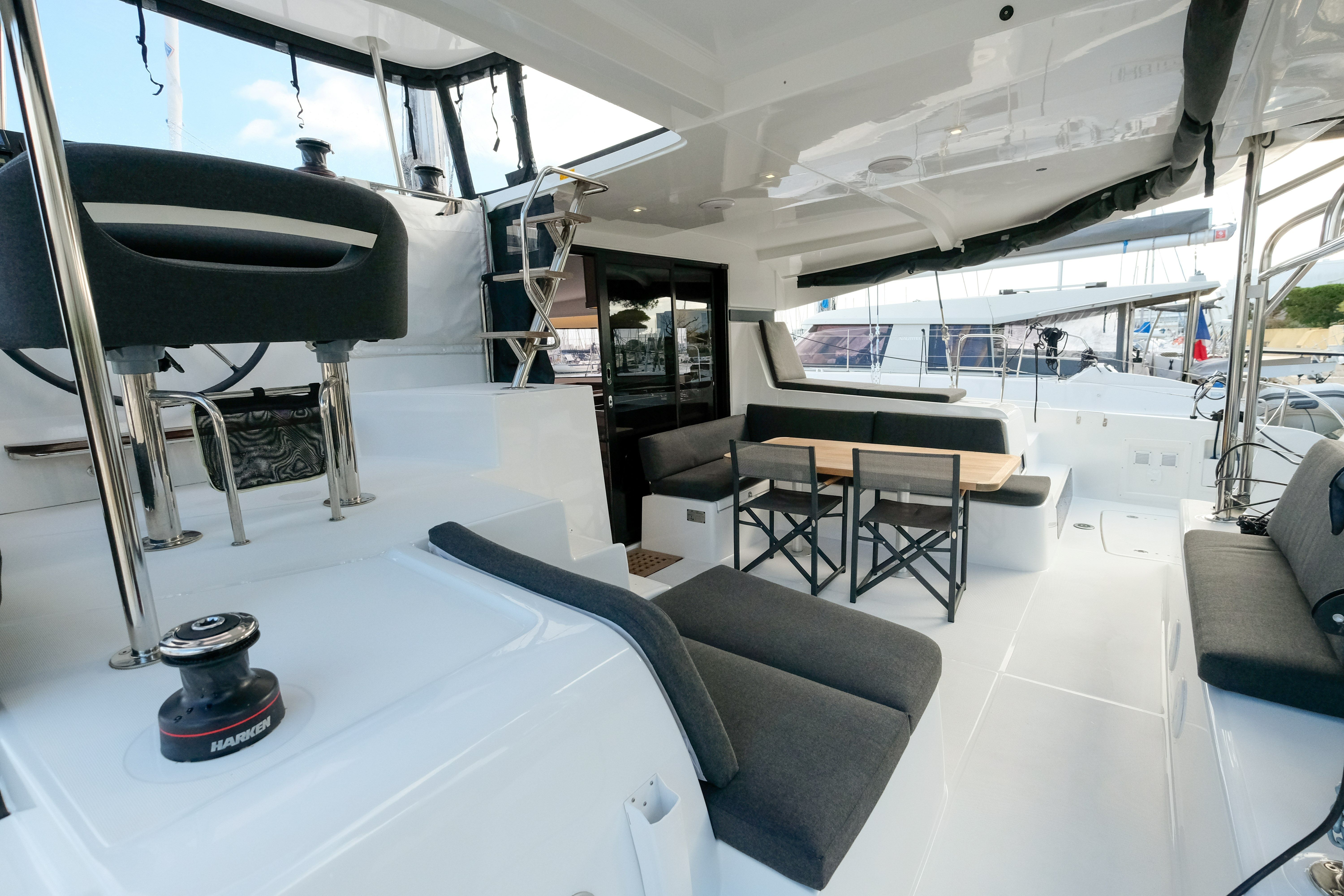 Lagoon 42 | White Chadal