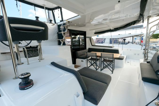 Lagoon 42 | White Chadal