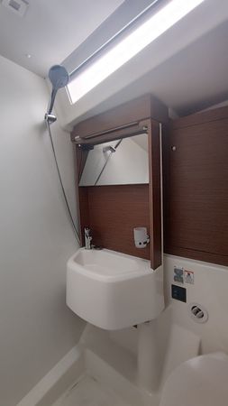 Beneteau Oceanis 51.1 | Lambrusco