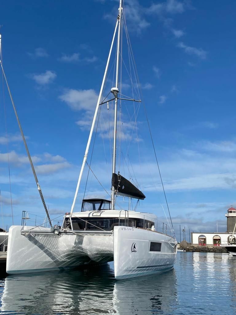 Lagoon 40 | White Beach