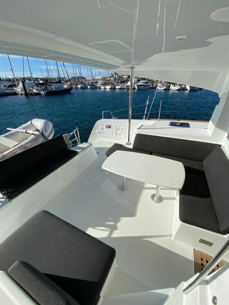 Lagoon 40 | White Beach