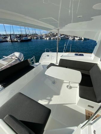 Lagoon 40 | White Beach