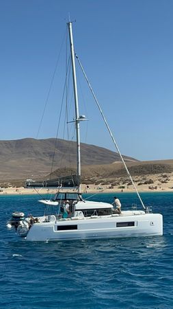 Lagoon 40 | White Beach