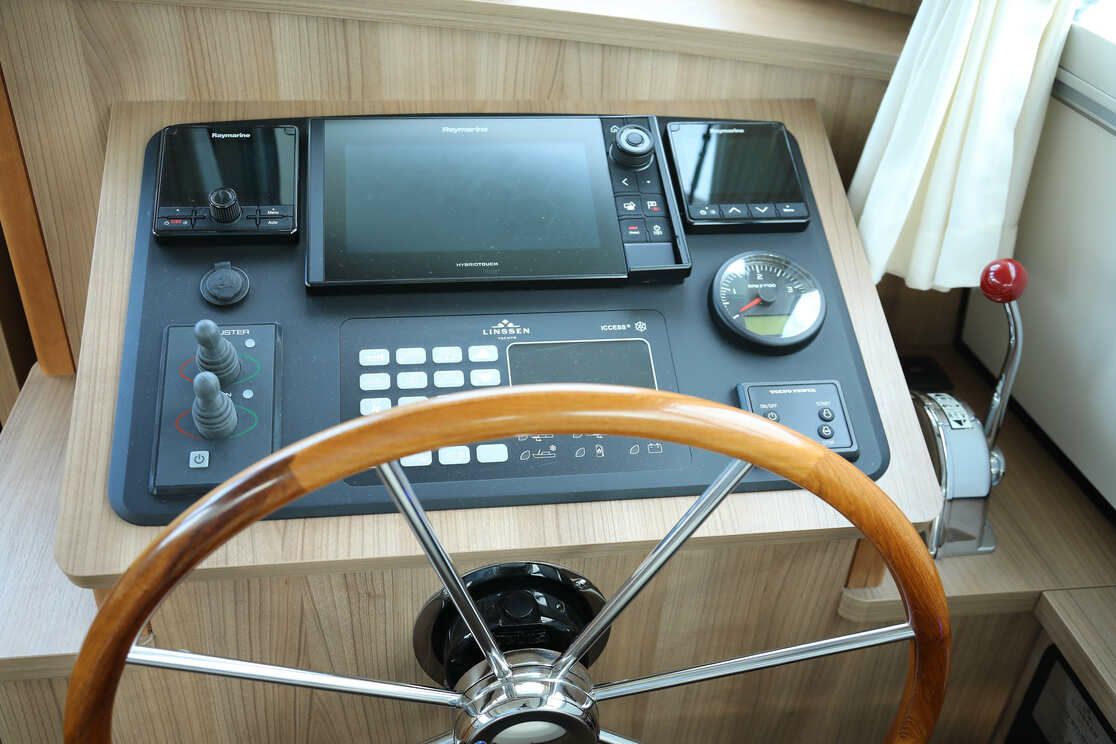 Linssen 35.0 Sedan | Charlotte
