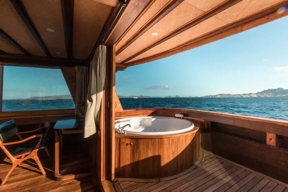 Custom Built 85 | Magia 2