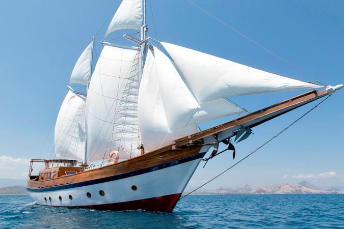 Custom Built Phinisi | Anne Bonny