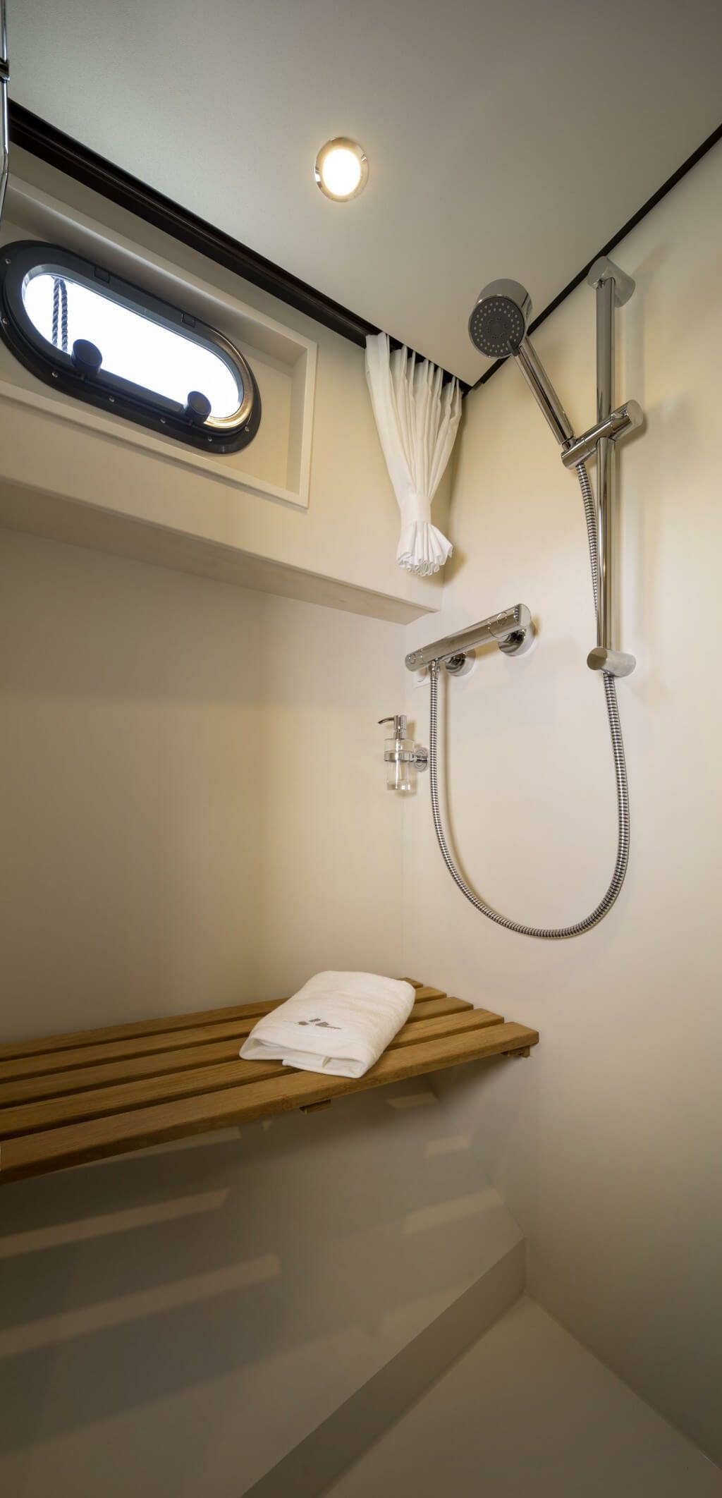 Linssen SL 35 AC | Momo