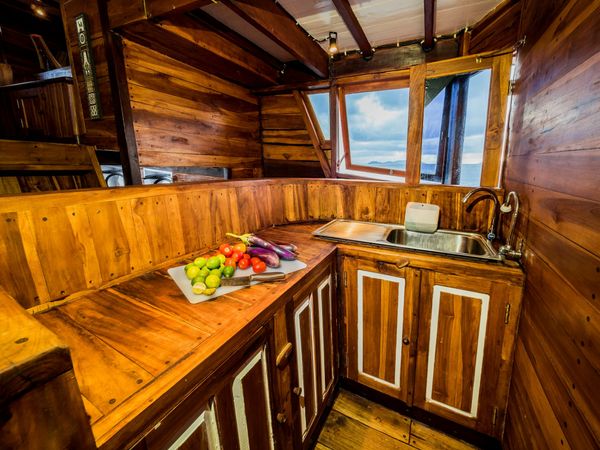 Custom Built Phinisi | Akomo Isseki