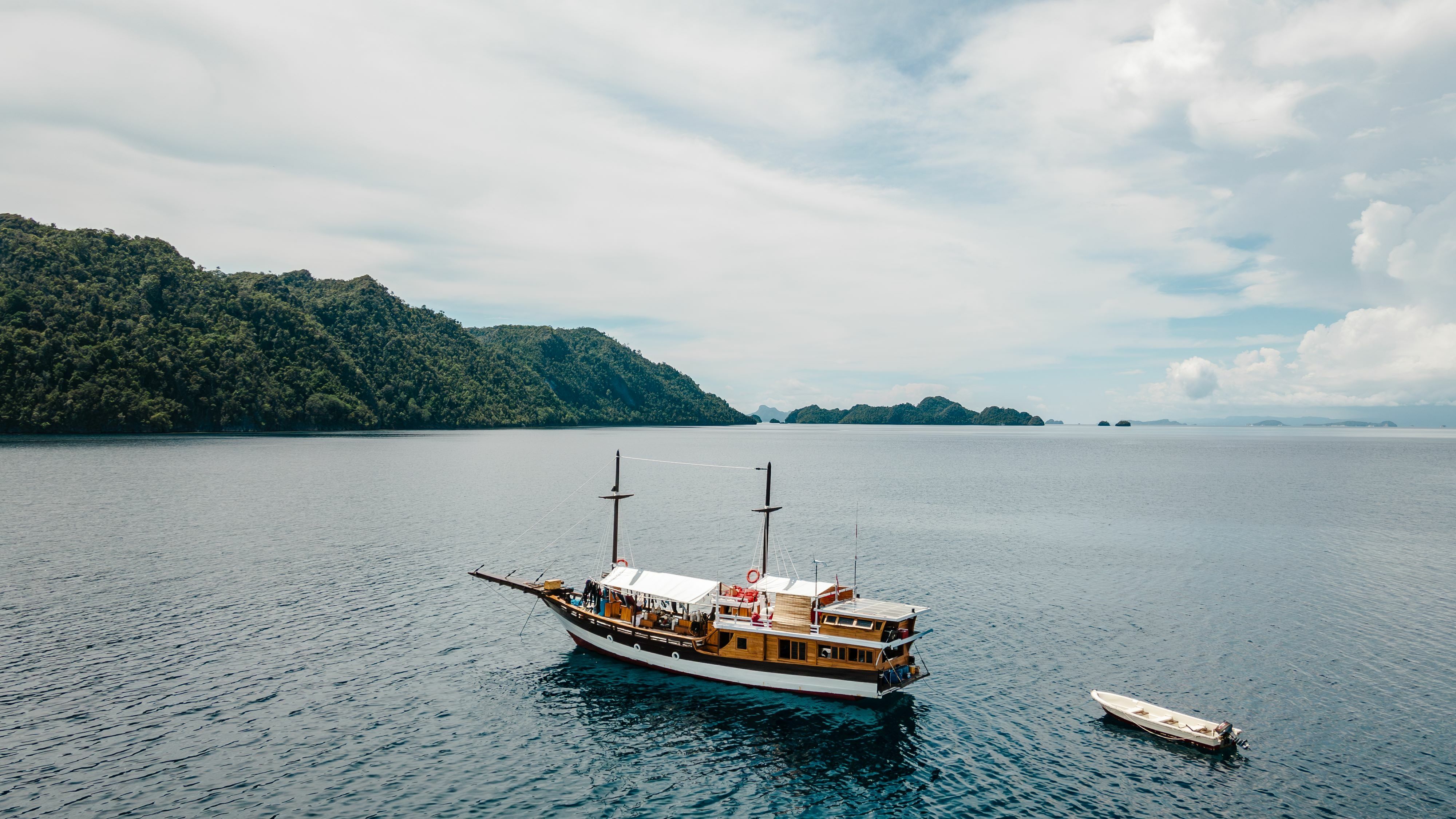 Custom Built Phinisi | Kira Kira