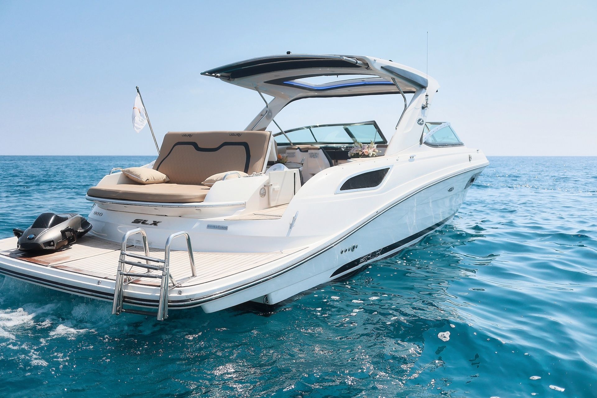 Sea Ray 350 Sundancer | No Limit