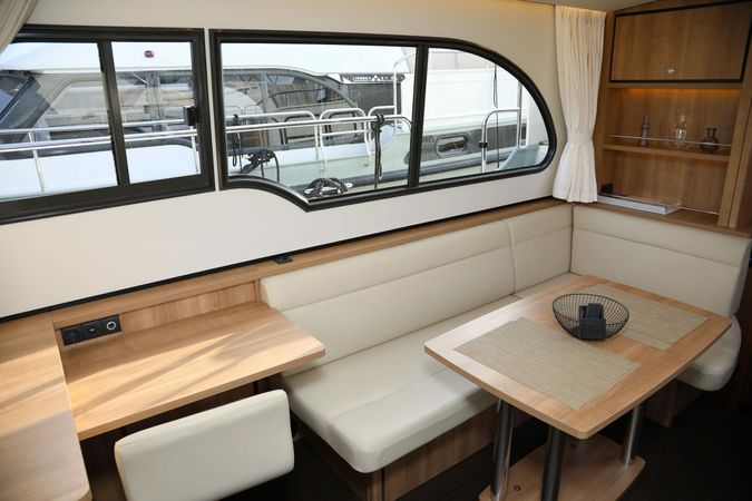 Linssen SL 35 AC | Lola
