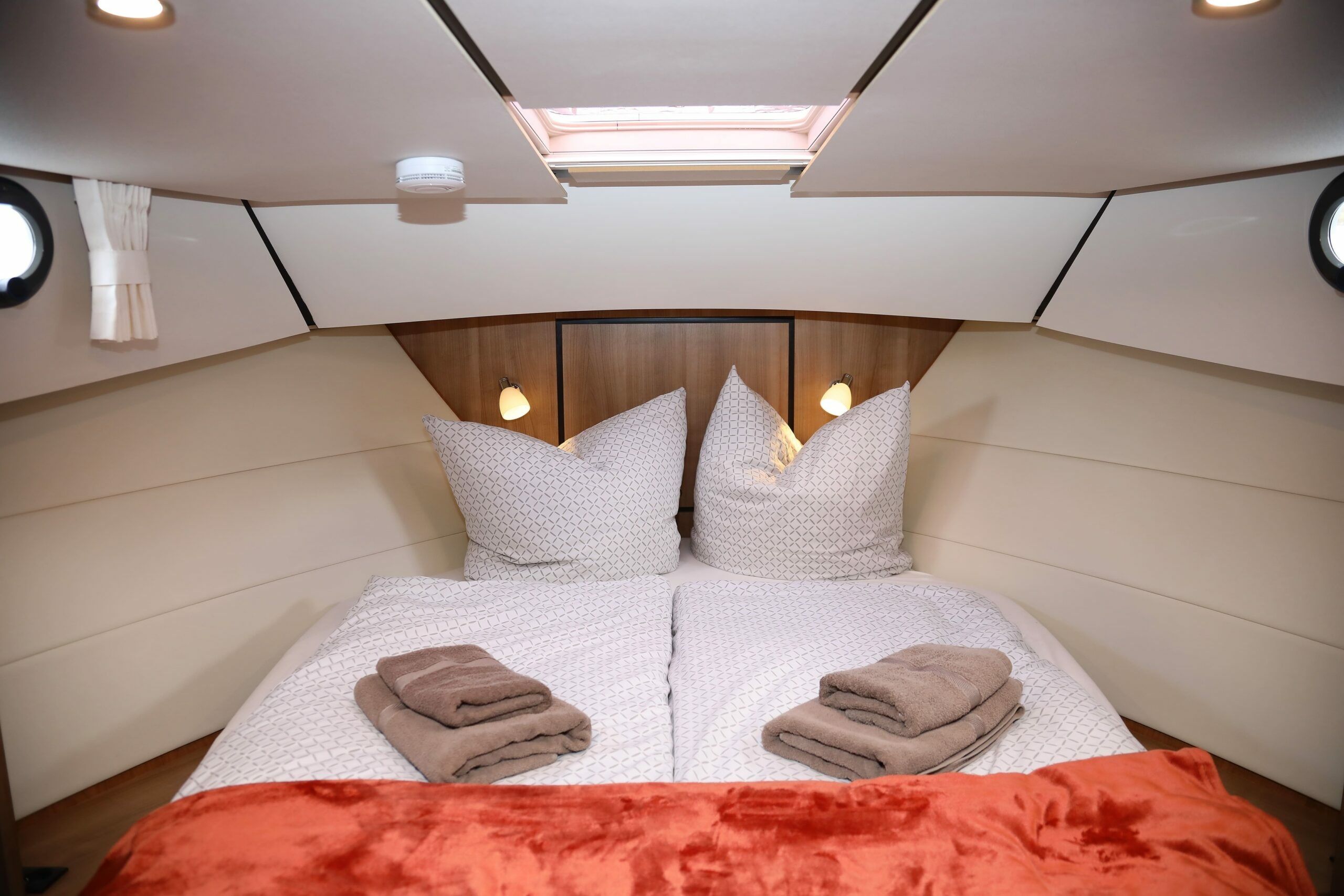 Linssen SL 35 AC | Lola