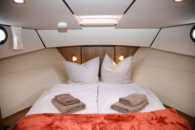 Linssen SL 35 AC | Lola