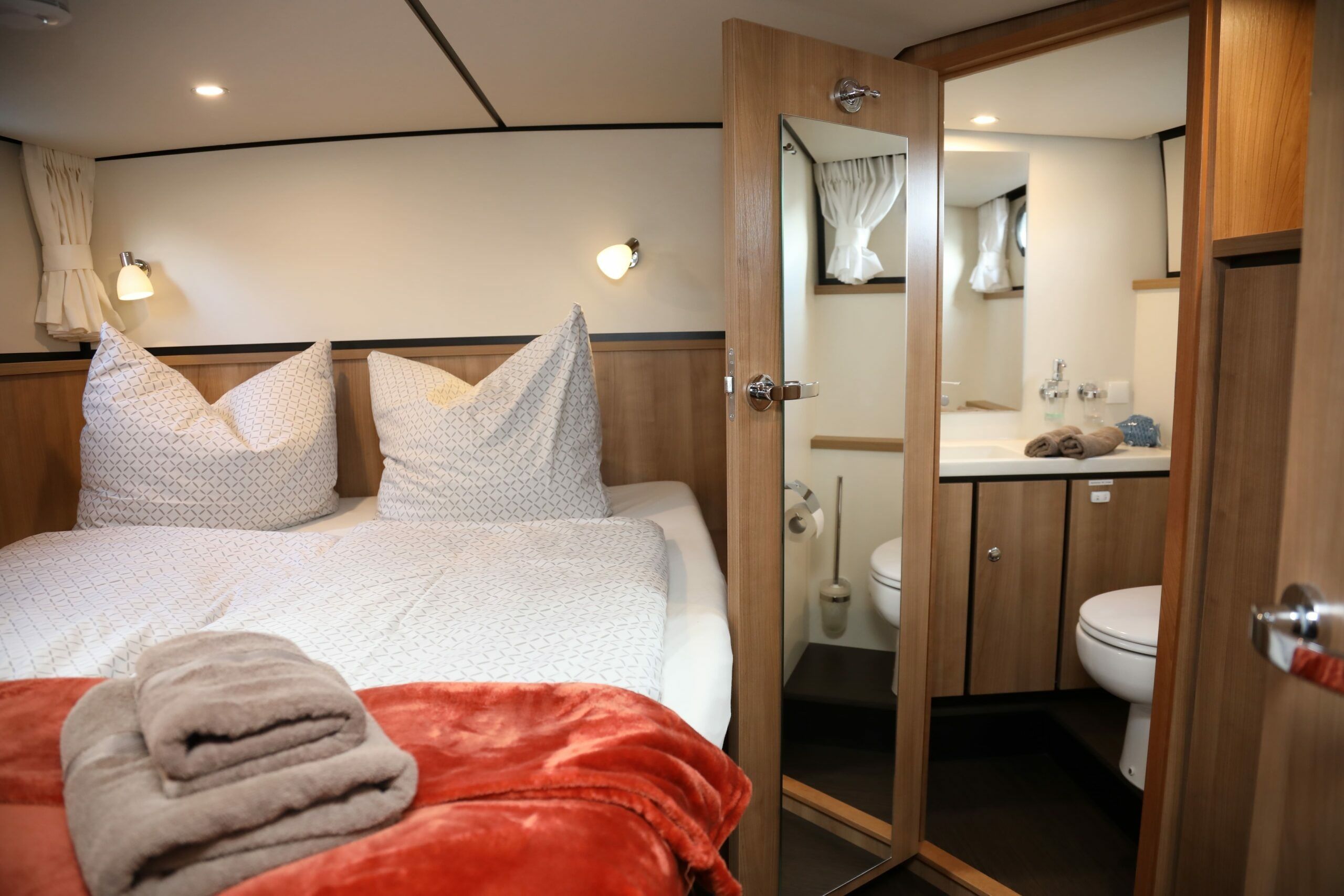 Linssen SL 35 AC | Lola