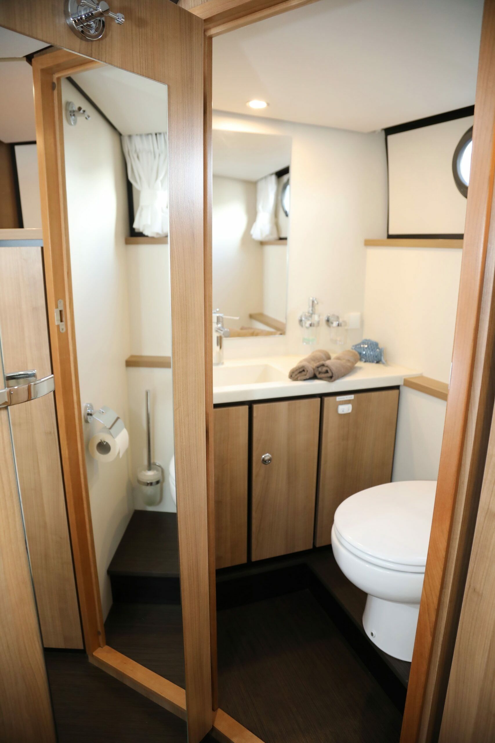 Linssen SL 35 AC | Lola