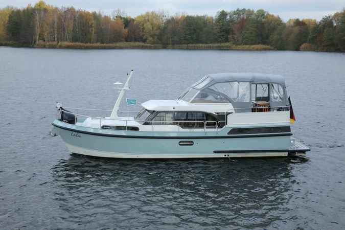 Linssen SL 35 AC | Lola